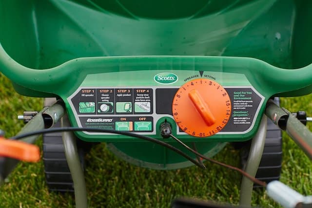 Scotts Edgeguard DLX Spreader Controls