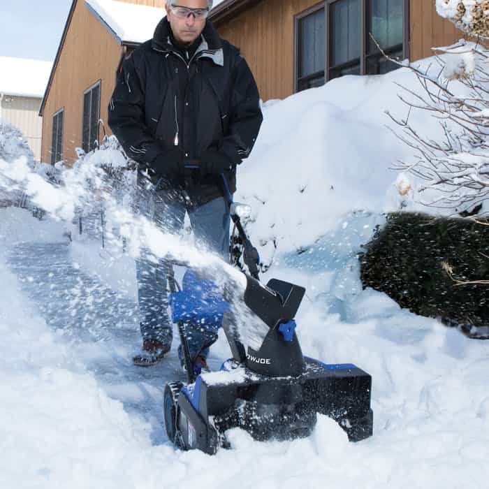 Snow Joe iON18SB In Action