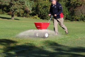 Earthway F80S Spreader In Action